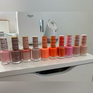10 Brand new DND nail polishes